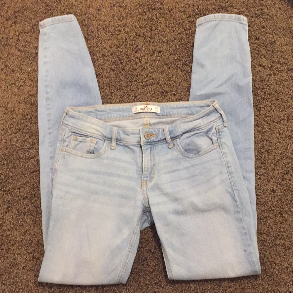 Light wash Hollister denim jeans. Size 1